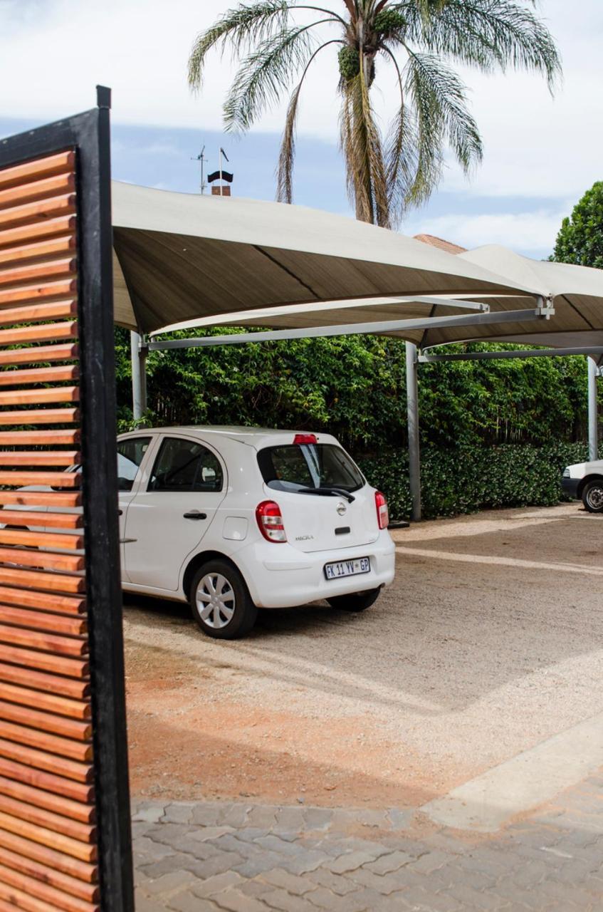 The Royal Bryanston Hotel Johannesburg Exterior photo