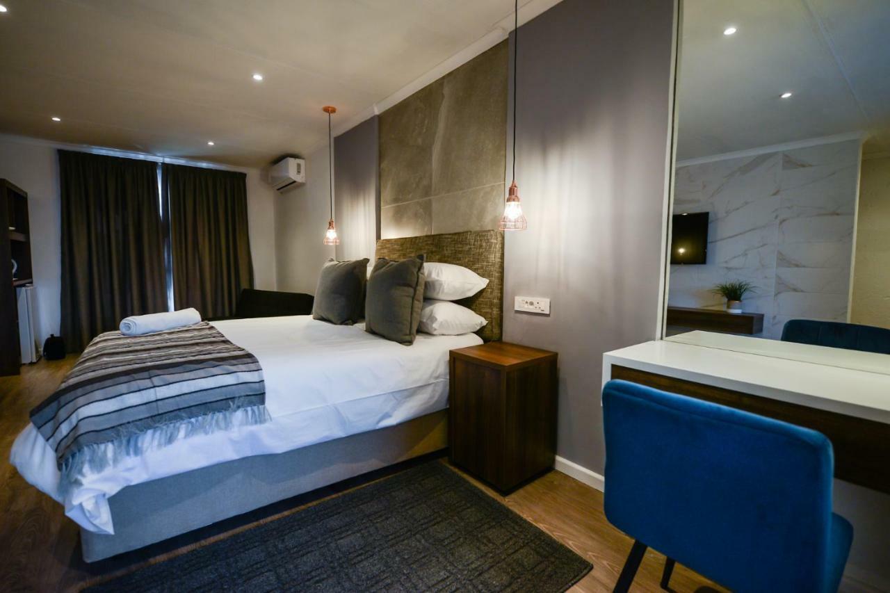 The Royal Bryanston Hotel Johannesburg Room photo