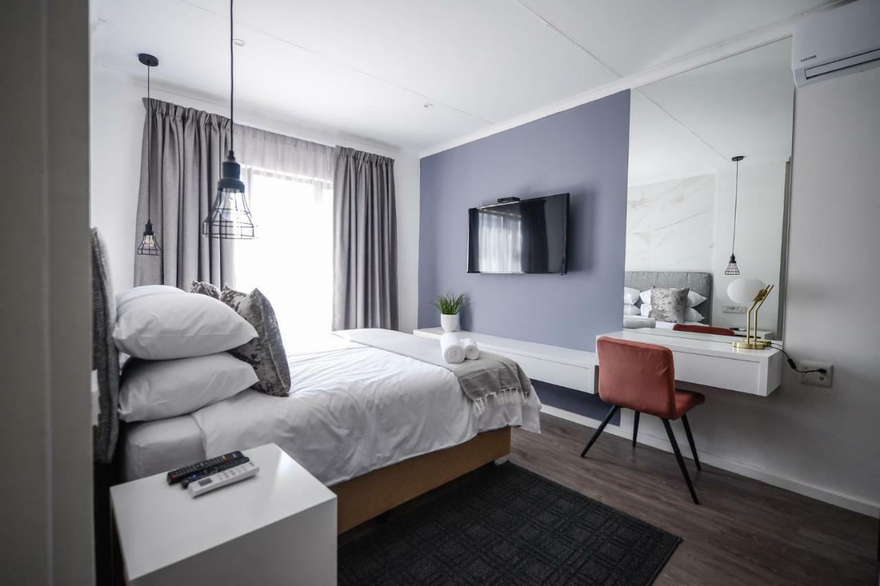 The Royal Bryanston Hotel Johannesburg Room photo